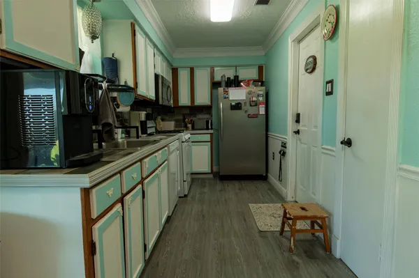 $215,000 | 2319 Goldenrod Street, Highlands, TX 77562