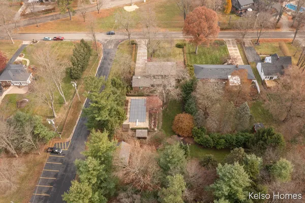 $525,000 | 635 North Linden Street, Marshall, MI 49068