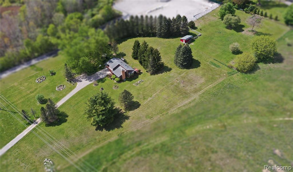 2725 Cooley Lake Road Highland, MI 48356 - Photo 9 of 63