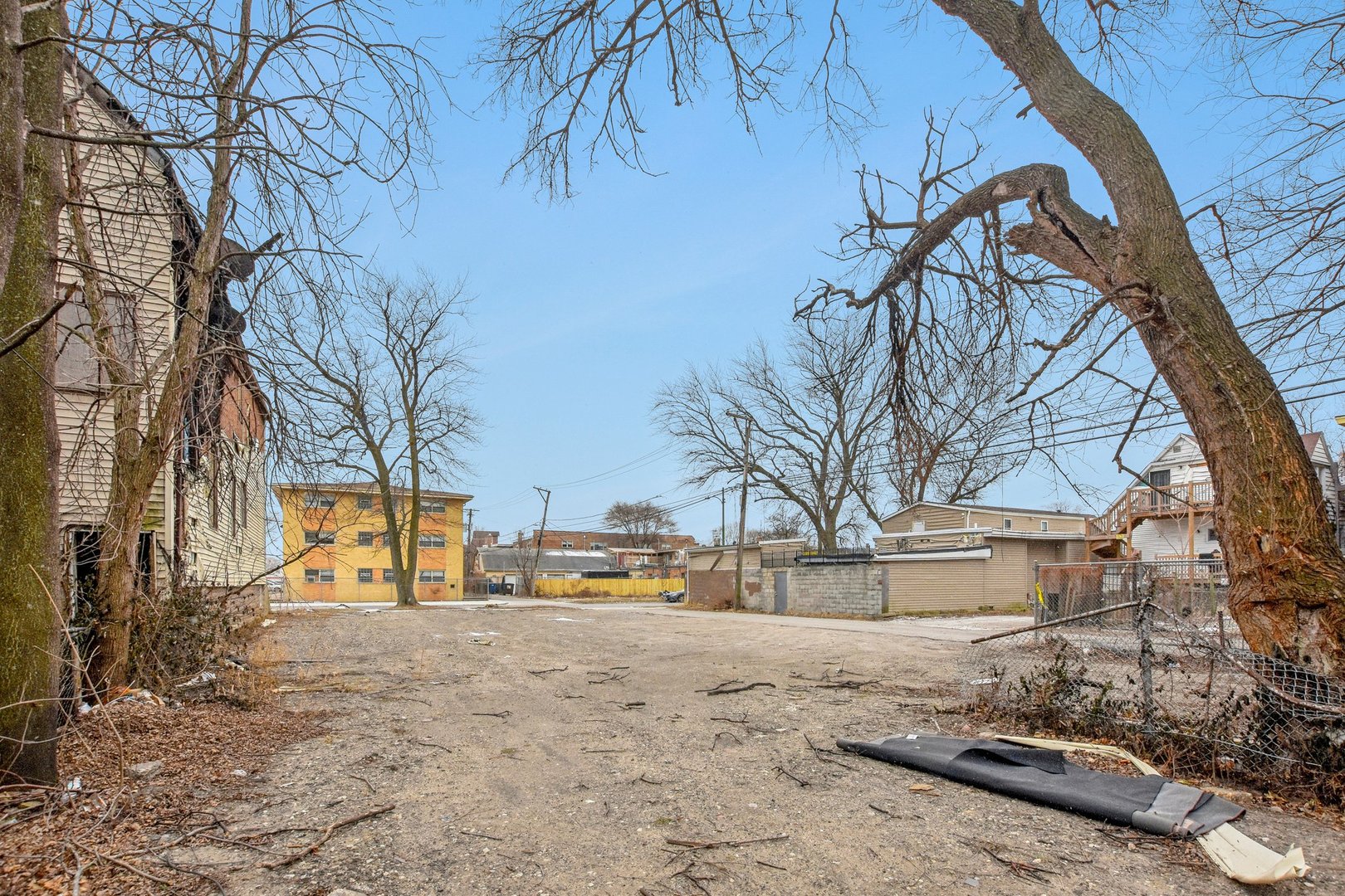 2948 East 82nd Street Chicago, IL 60617 - Photo 3 of 4