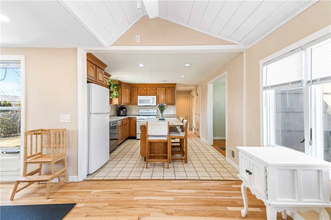 69 Julian Road Warwick, RI 02889 - Photo 5 of 26