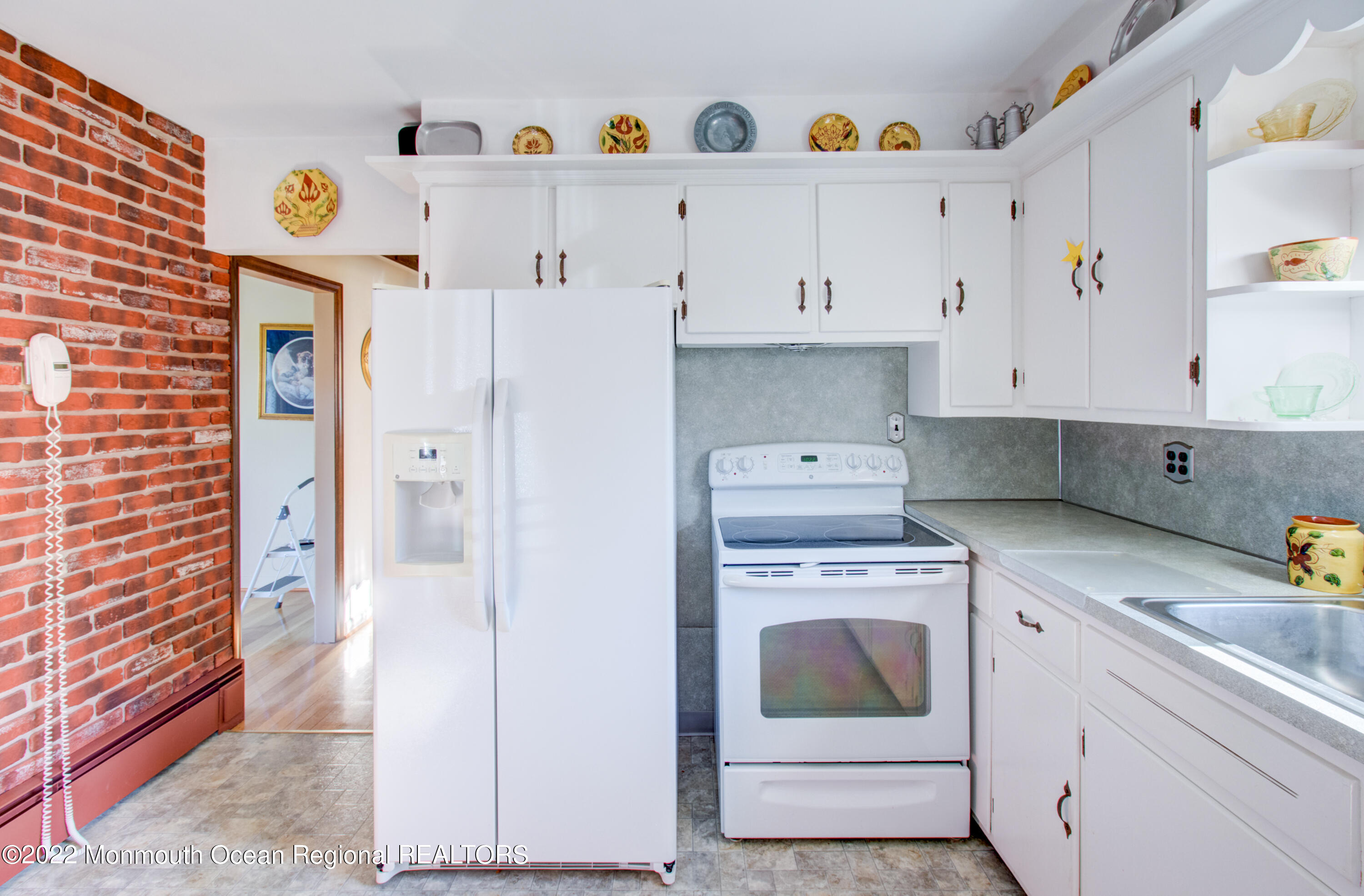 119 Jonathan Holmes Road Cream Ridge, NJ 08514 - Photo 5 of 30 photo-17