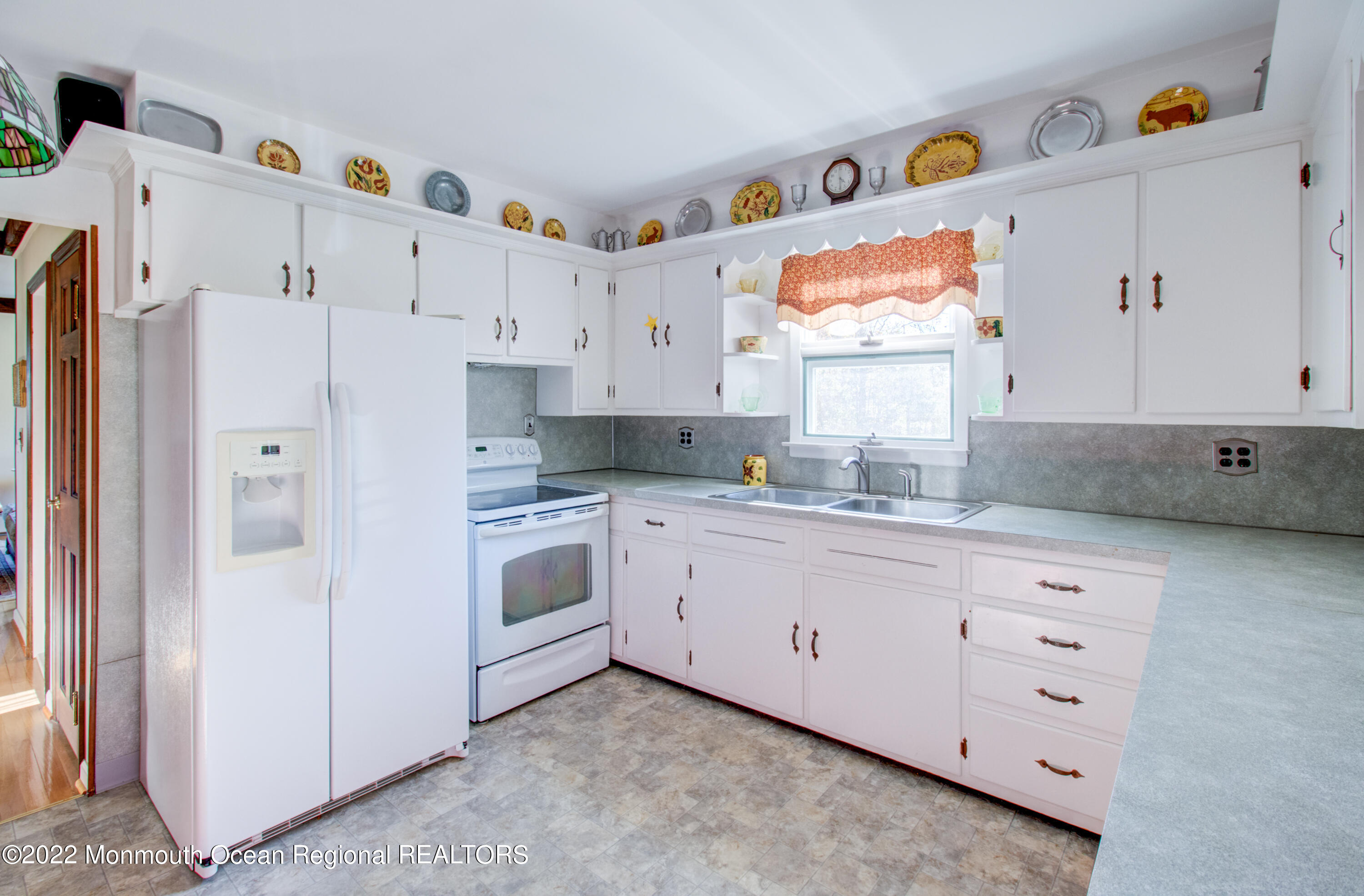 119 Jonathan Holmes Road Cream Ridge, NJ 08514 - Photo 7 of 30 photo-15