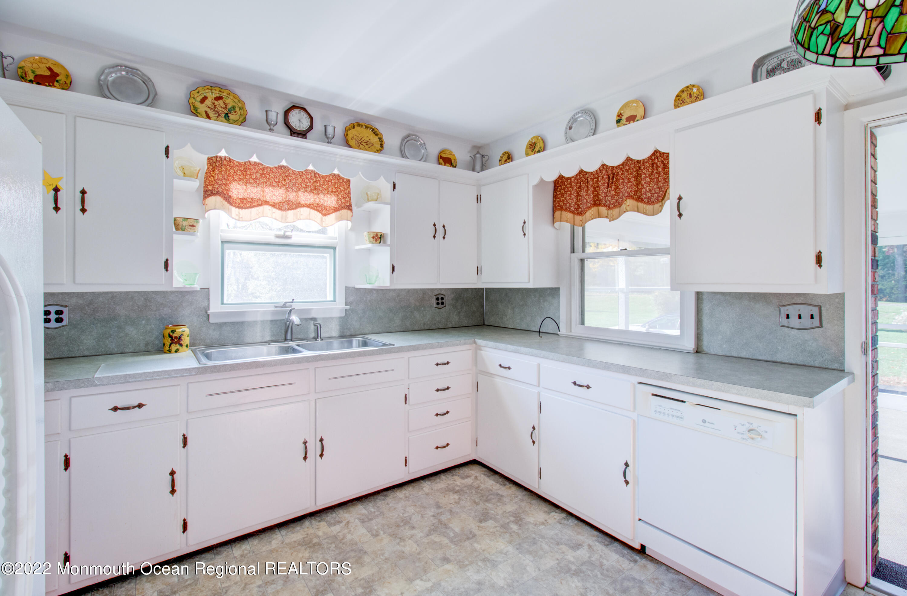 119 Jonathan Holmes Road Cream Ridge, NJ 08514 - Photo 8 of 30 photo-14
