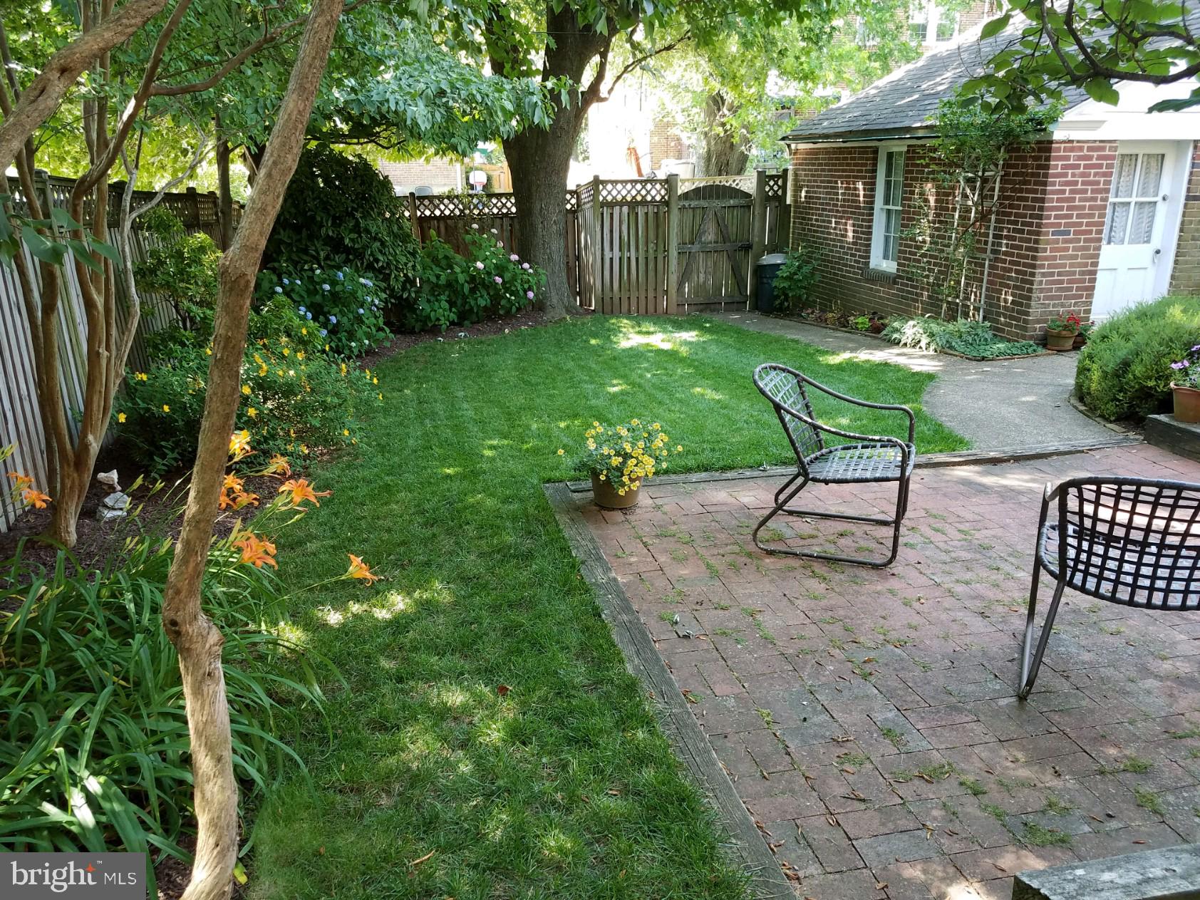 209 Hopkins Road Baltimore, MD 21212 - Photo 12 of 78 Spring view when all is in bloom!