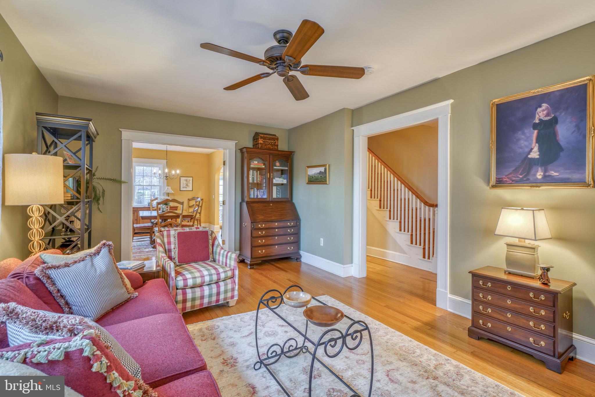 209 Hopkins Road Baltimore, MD 21212 - Photo 26 of 78 Charming details- fluted moldings- doors & windows