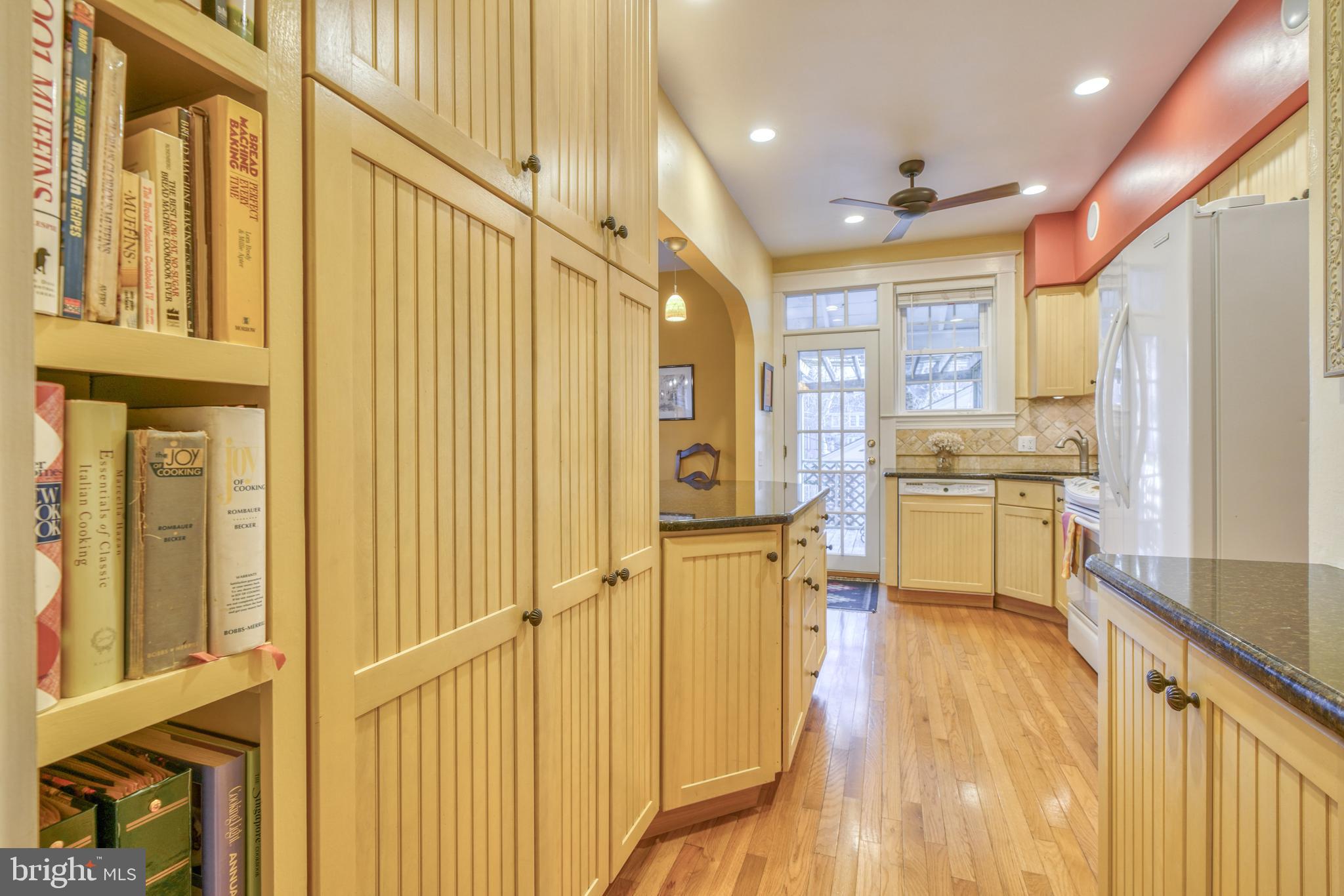 209 Hopkins Road Baltimore, MD 21212 - Photo 43 of 78 Charming Built-In Shelving for Cookbooks