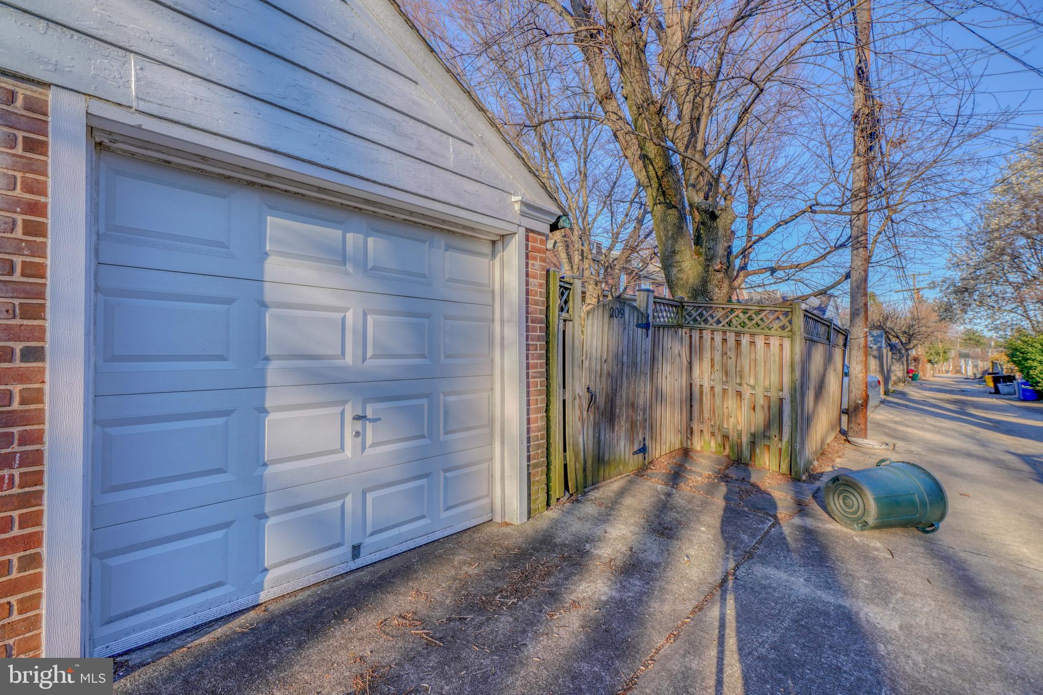 209 Hopkins Road Baltimore, MD 21212 - Photo 73 of 78 (1) car garage/exterior
