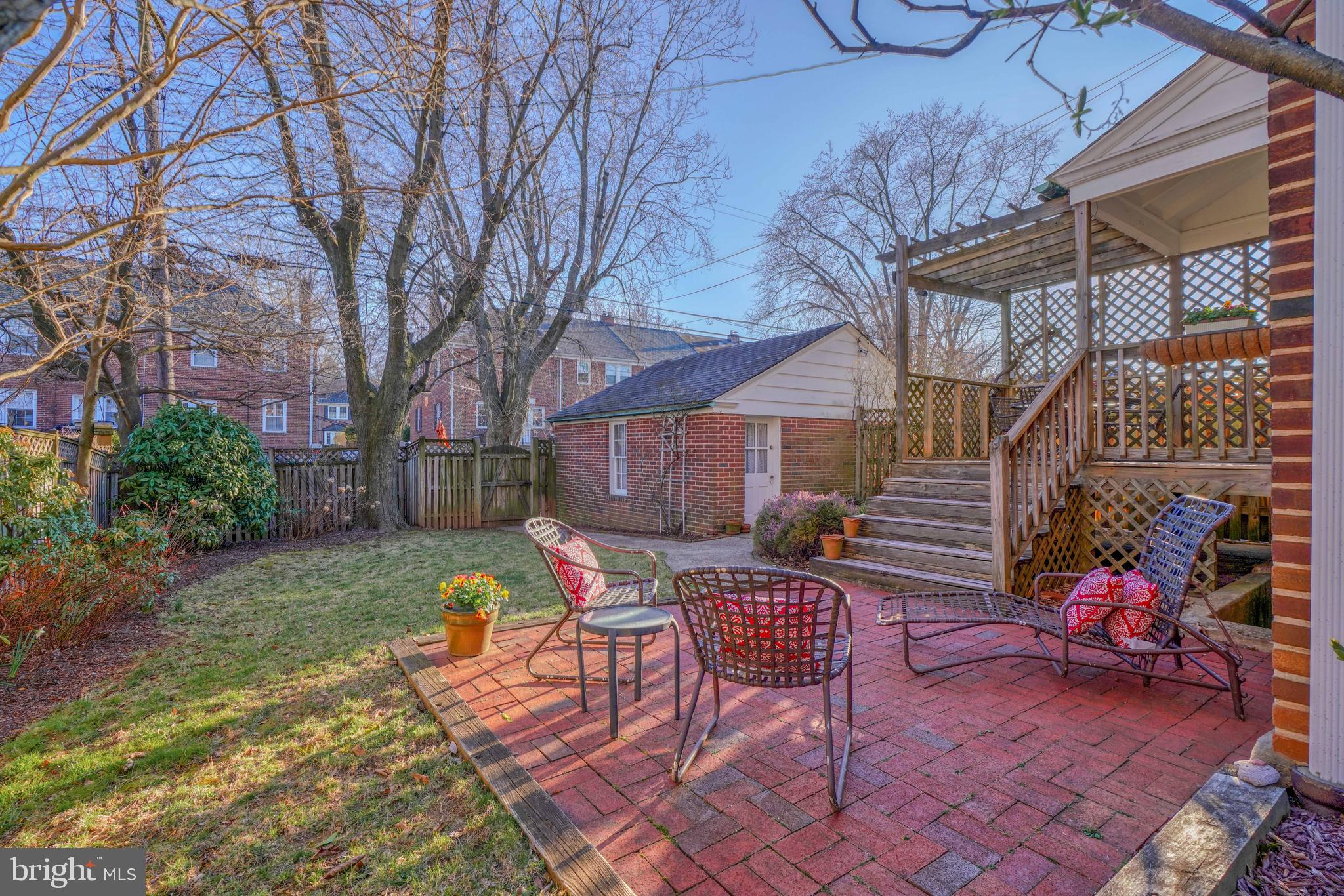 209 Hopkins Road Baltimore, MD 21212 - Photo 8 of 78 Side view- Patio