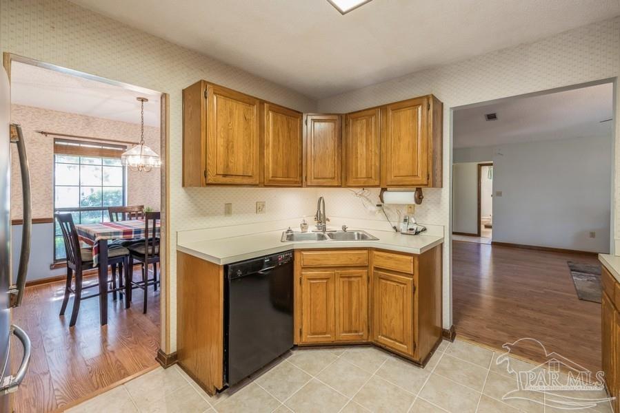 7020 Jasper Street Navarre, FL 32566 - Photo 11 of 35 Gallery Image 11