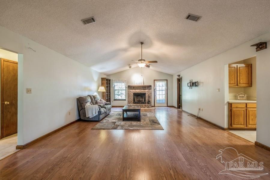 7020 Jasper Street Navarre, FL 32566 - Photo 5 of 35 Gallery Image 5