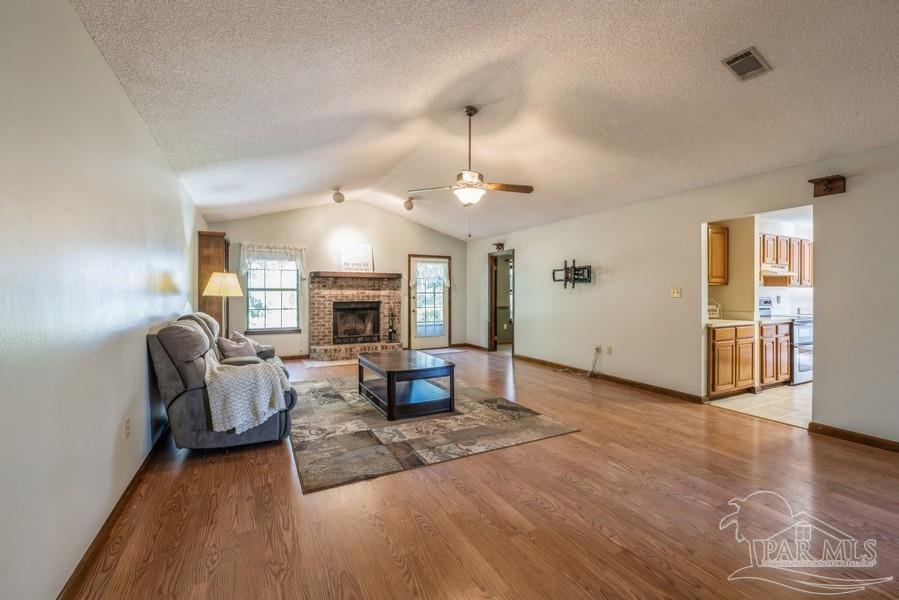 7020 Jasper Street Navarre, FL 32566 - Photo 6 of 35 Gallery Image 6