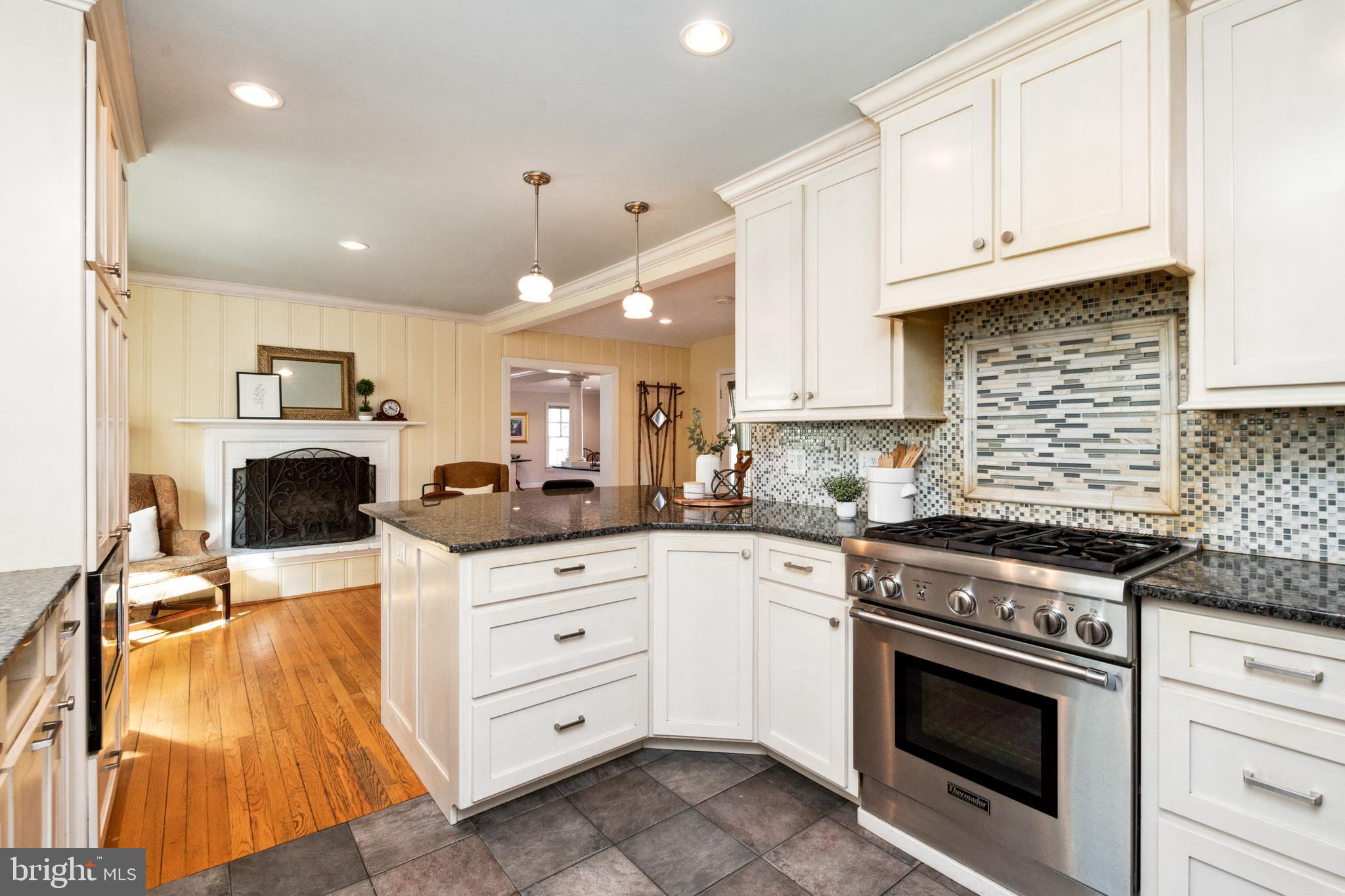 612 Old County Road Severna Park, MD 21146 - Photo 6 of 52 Professional Grade Thermadore Gas Stove