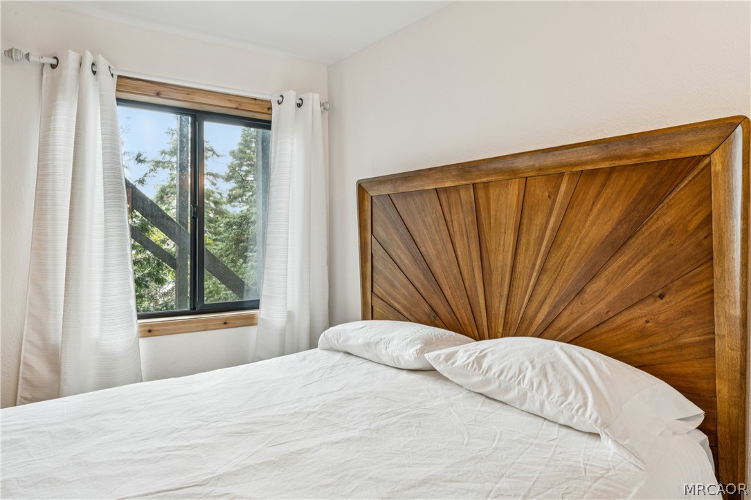 590 Arrowhead Villa Road Lake Arrowhead, CA 92352 - Photo 25 of 43