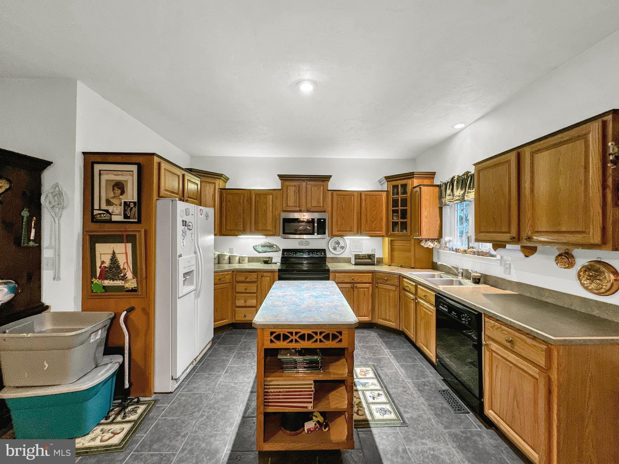 3014 Lexus Drive Spring Grove, PA 17362 - Photo 5 of 30 Gallery Image 5