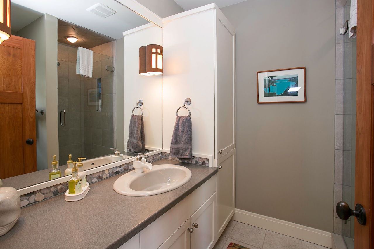 7660 South Dunns Farm Road Maple City, MI 49664 - Photo 53 of 64 1818521-53.JPG