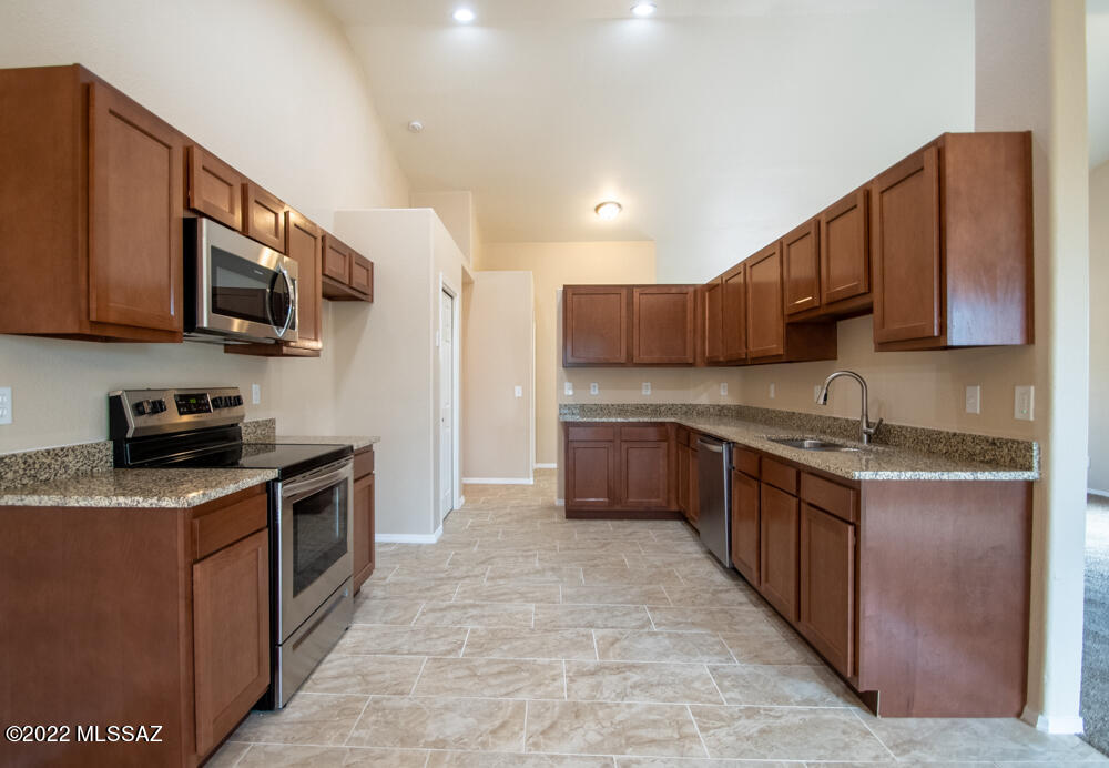 1496 Circulo Sombrero Rio Rico, AZ 85648 - Photo 9 of 23