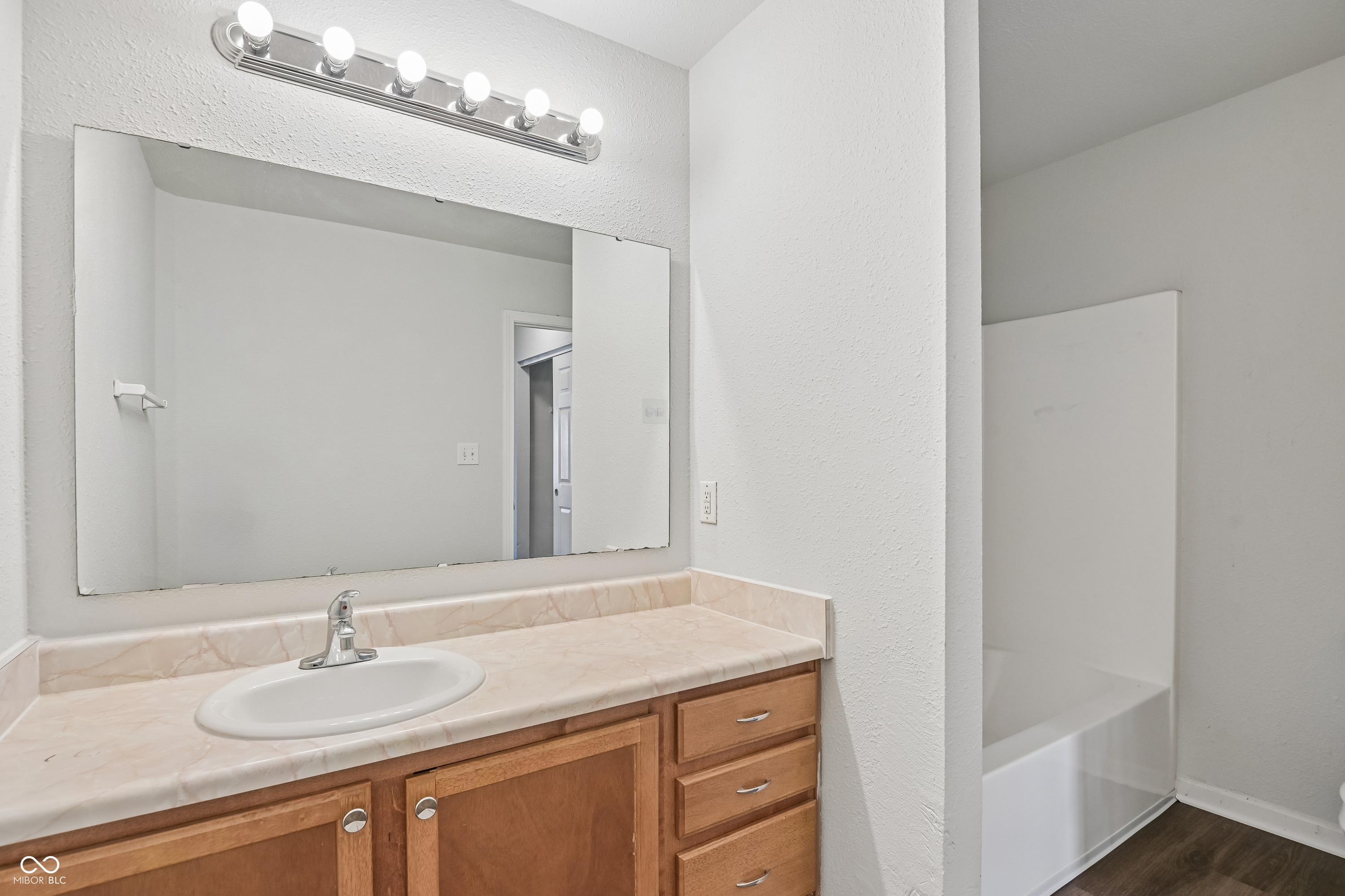 2327 Rostock Court Indianapolis, IN 46229 - Photo 19 of 41 Gallery Image 19