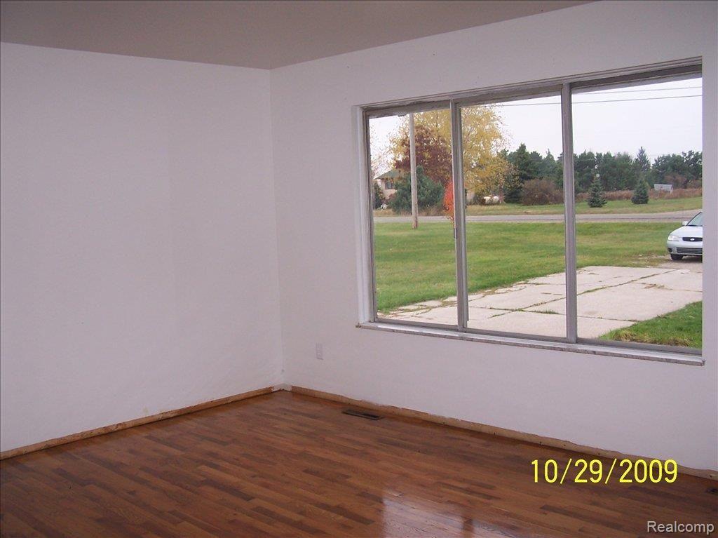 6296 East Dodge Road Mount Morris, MI 48458 - Photo 3 of 11 new 10-30-2009 099