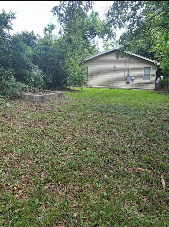 3149 Fulton Street Shreveport, LA 71109 - Photo 7 of 7 View of grassy yard