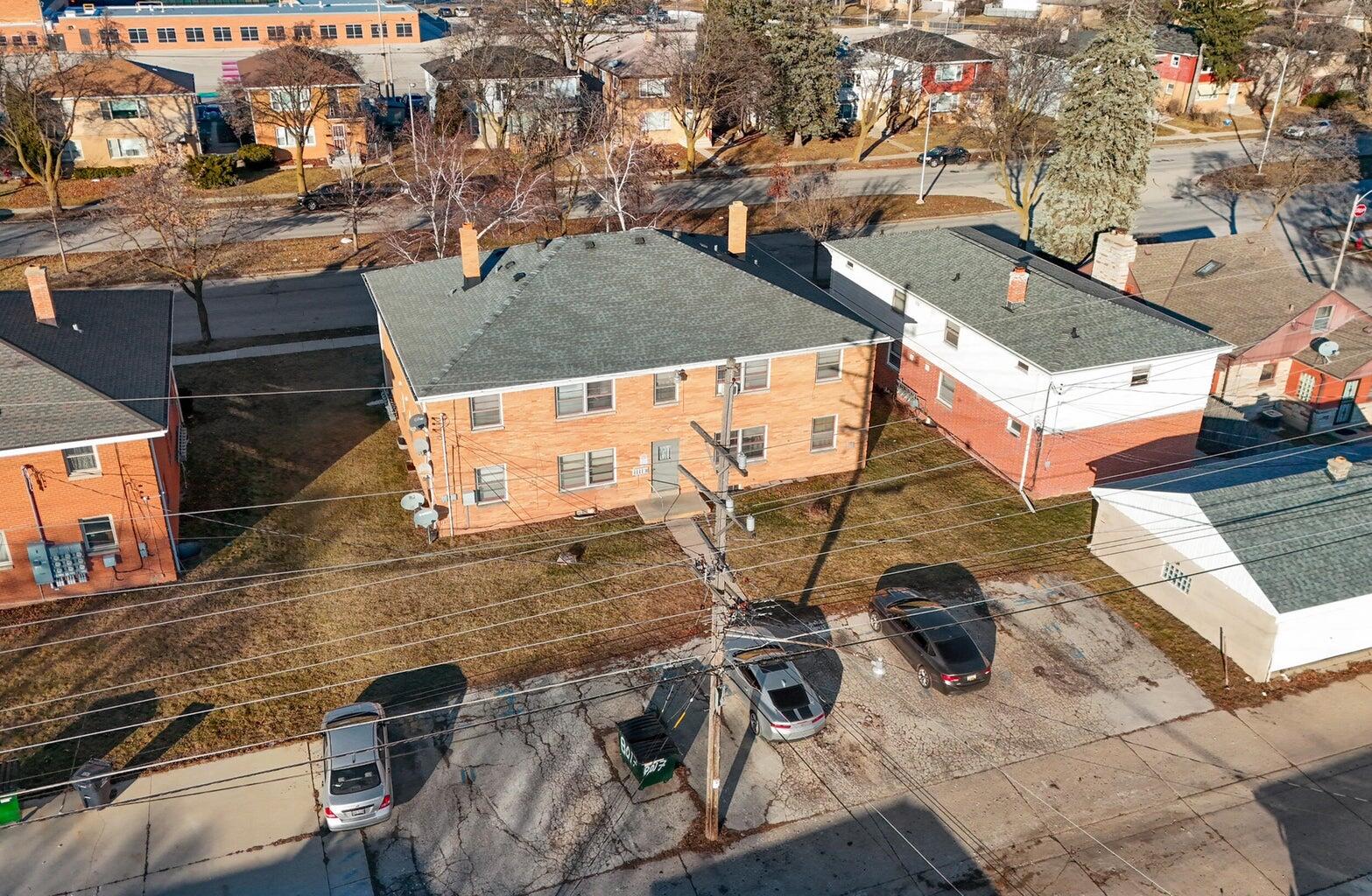 8017 West Hampton Avenue Milwaukee, WI 53218 - Photo 3 of 18 17