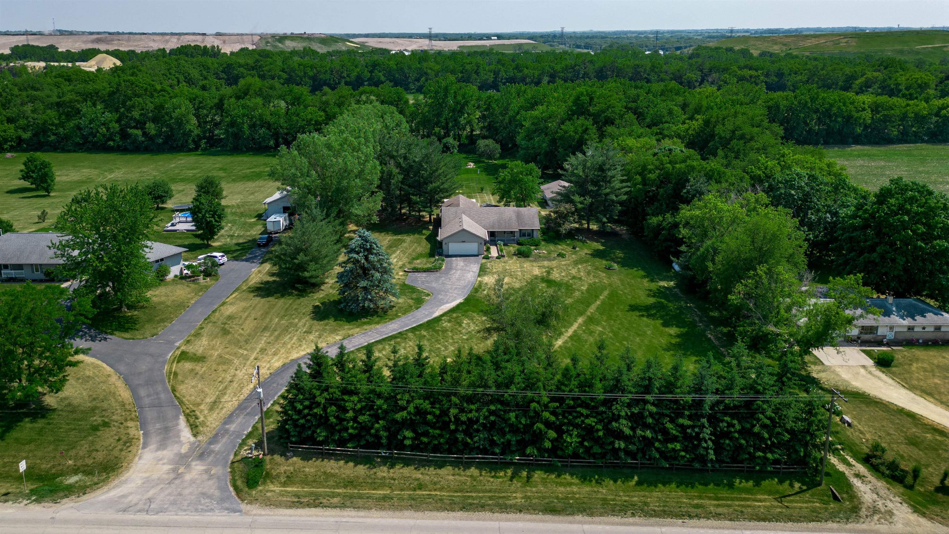 3395 Baxter Road Rockford, IL 61109 - Photo 10 of 42 Gallery Image 10