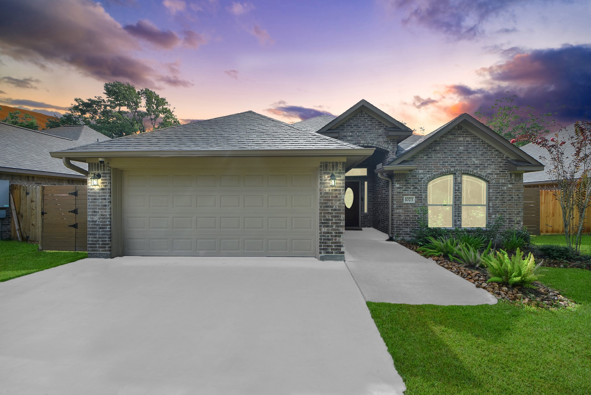 1023 South Anderson Street Angleton, TX 77515 - Photo 2 of 24