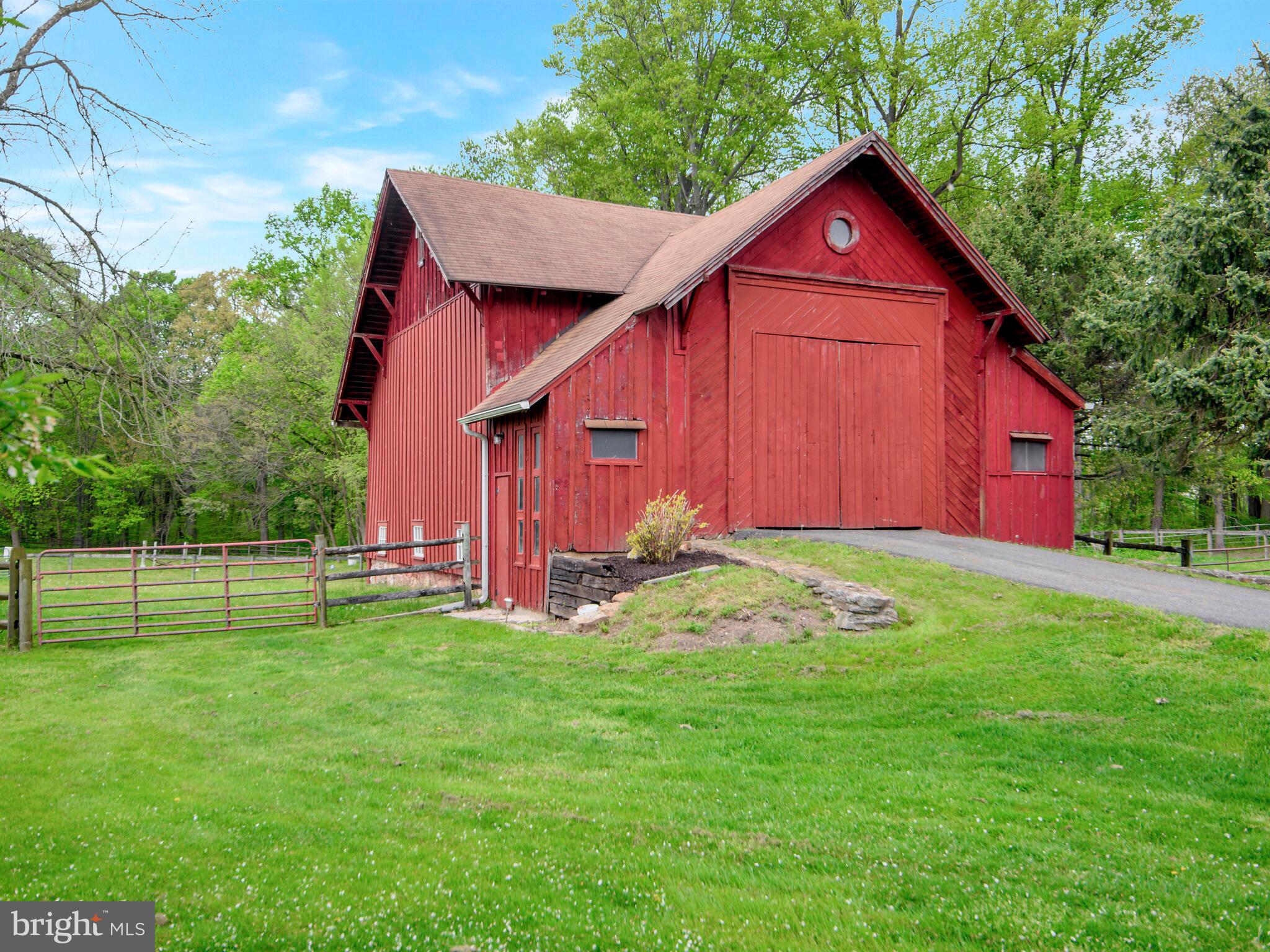 251 Bancroft Road Toughkenamon, PA 19374 - Photo 5 of 49 Bank Barn