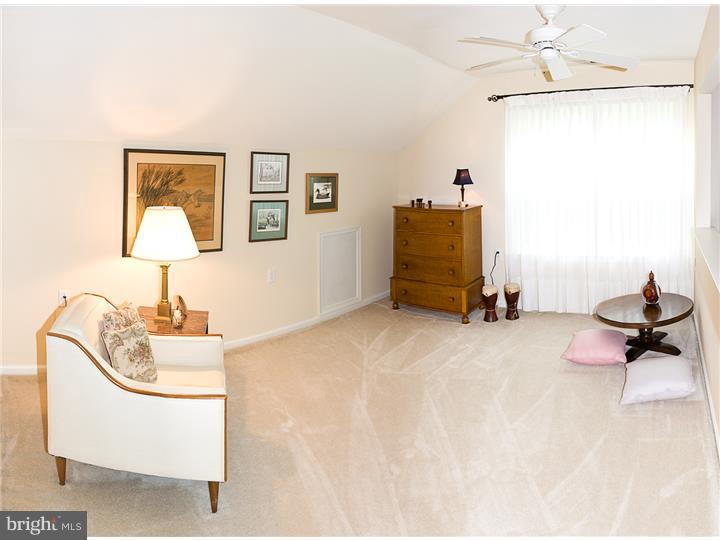 8 Huxley Circle Evesham, NJ 08053 - Photo 15 of 23 Loft