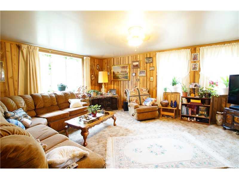 286 Rowes Run Road Grindstone, PA 15442 - Photo 5 of 21 Living Room.