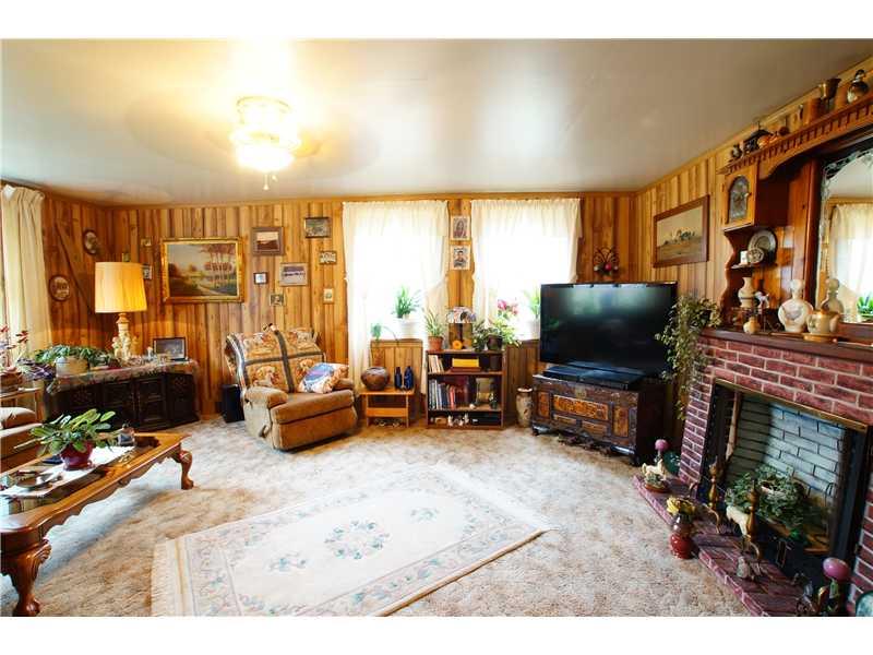 286 Rowes Run Road Grindstone, PA 15442 - Photo 6 of 21 Living Room.