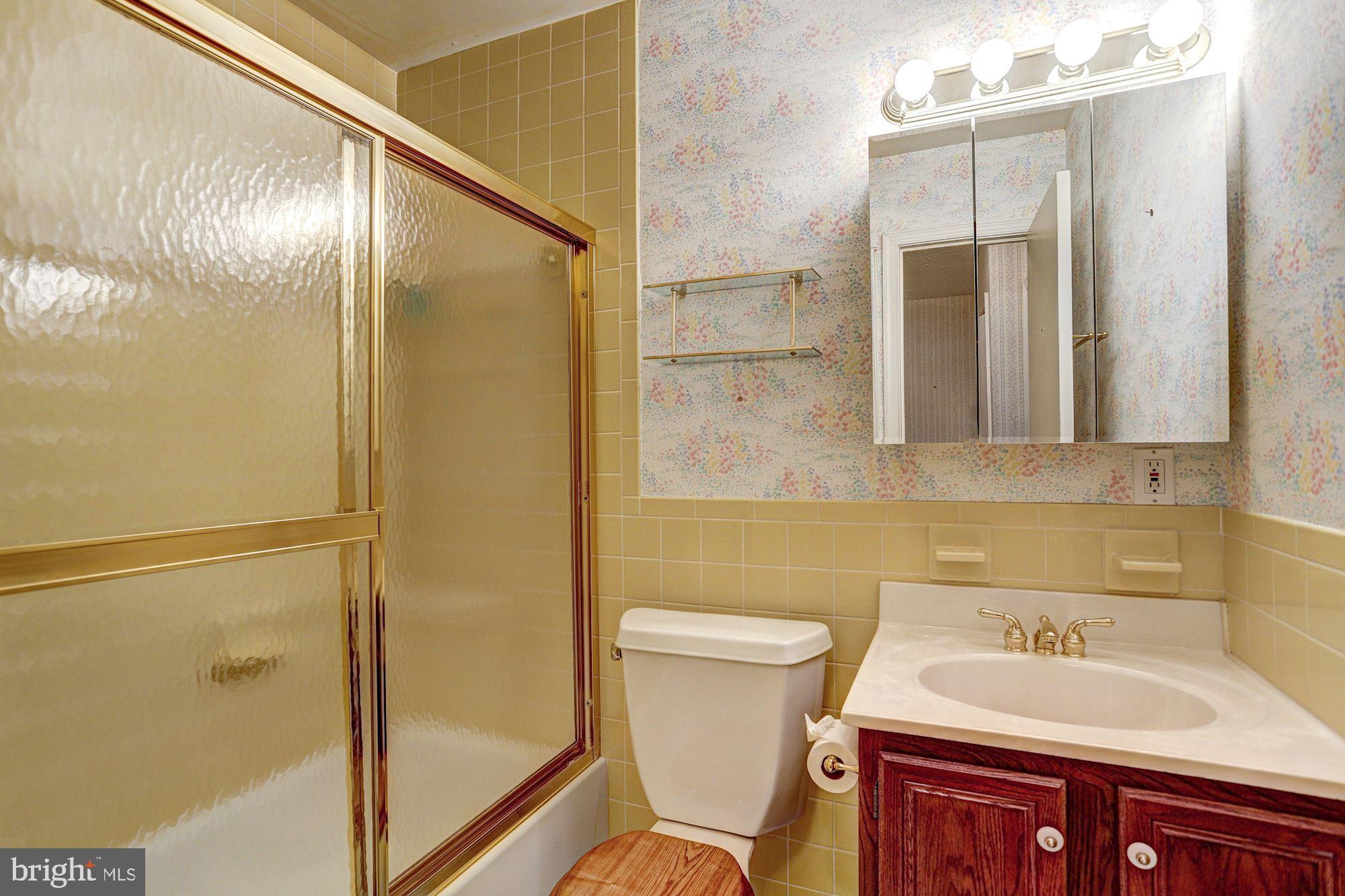 9006 Horton Road Laurel, MD 20708 - Photo 22 of 39 Hall Bath