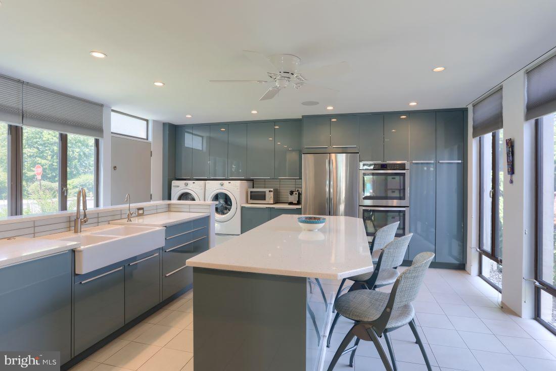 940 Summit Street Lebanon, PA 17042 - Photo 11 of 38 Large Island