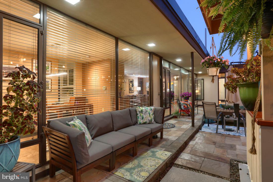 940 Summit Street Lebanon, PA 17042 - Photo 31 of 38 Evening on the Patio