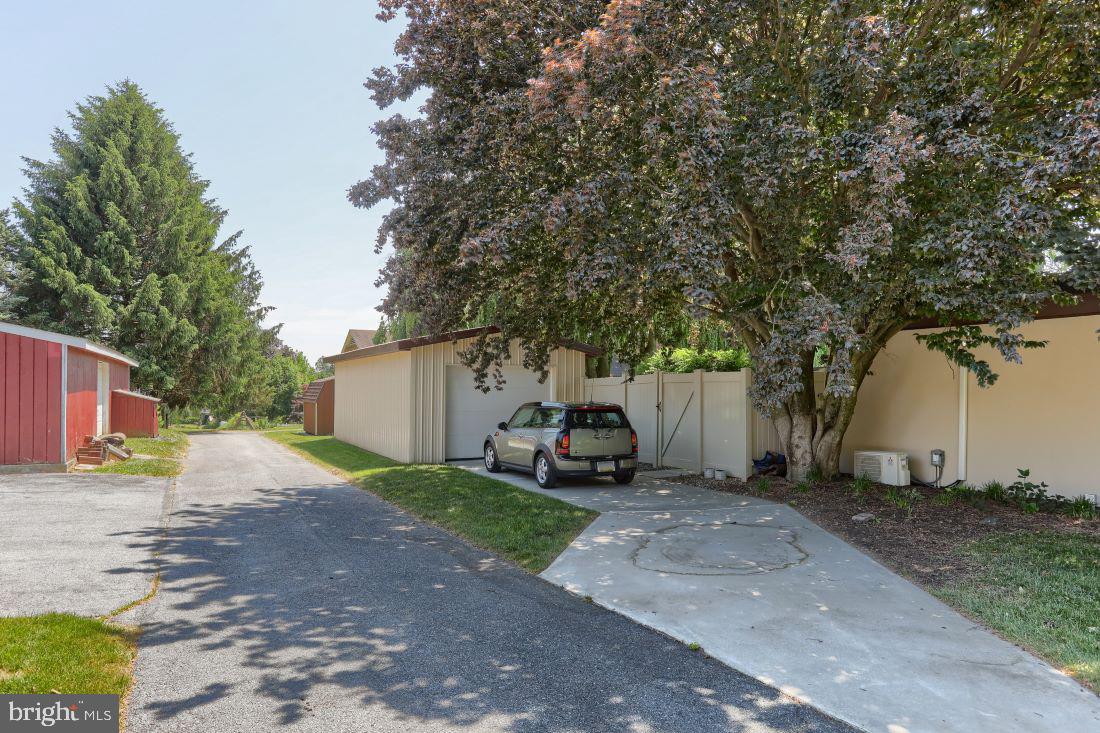 940 Summit Street Lebanon, PA 17042 - Photo 37 of 38 Detached Garage