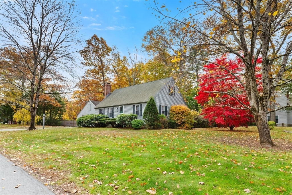 1 Red Coach Road Hamilton, MA 01982 - Photo 4 of 38 Gallery Image 4