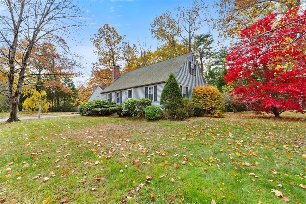1 Red Coach Road Hamilton, MA 01982 - Photo 5 of 38 Gallery Image 5