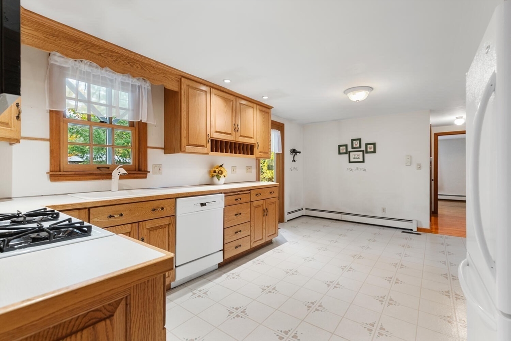 1 Red Coach Road Hamilton, MA 01982 - Photo 8 of 38 Gallery Image 8