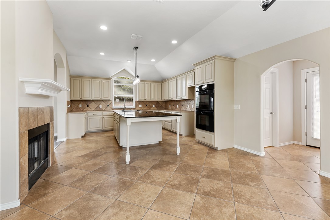 6100 Whitetail Lane Bryan, TX 77808 - Photo 10 of 37