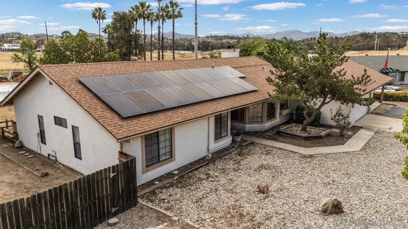1368 Oakleaf Lane Ramona, CA 92065 - Photo 2 of 27