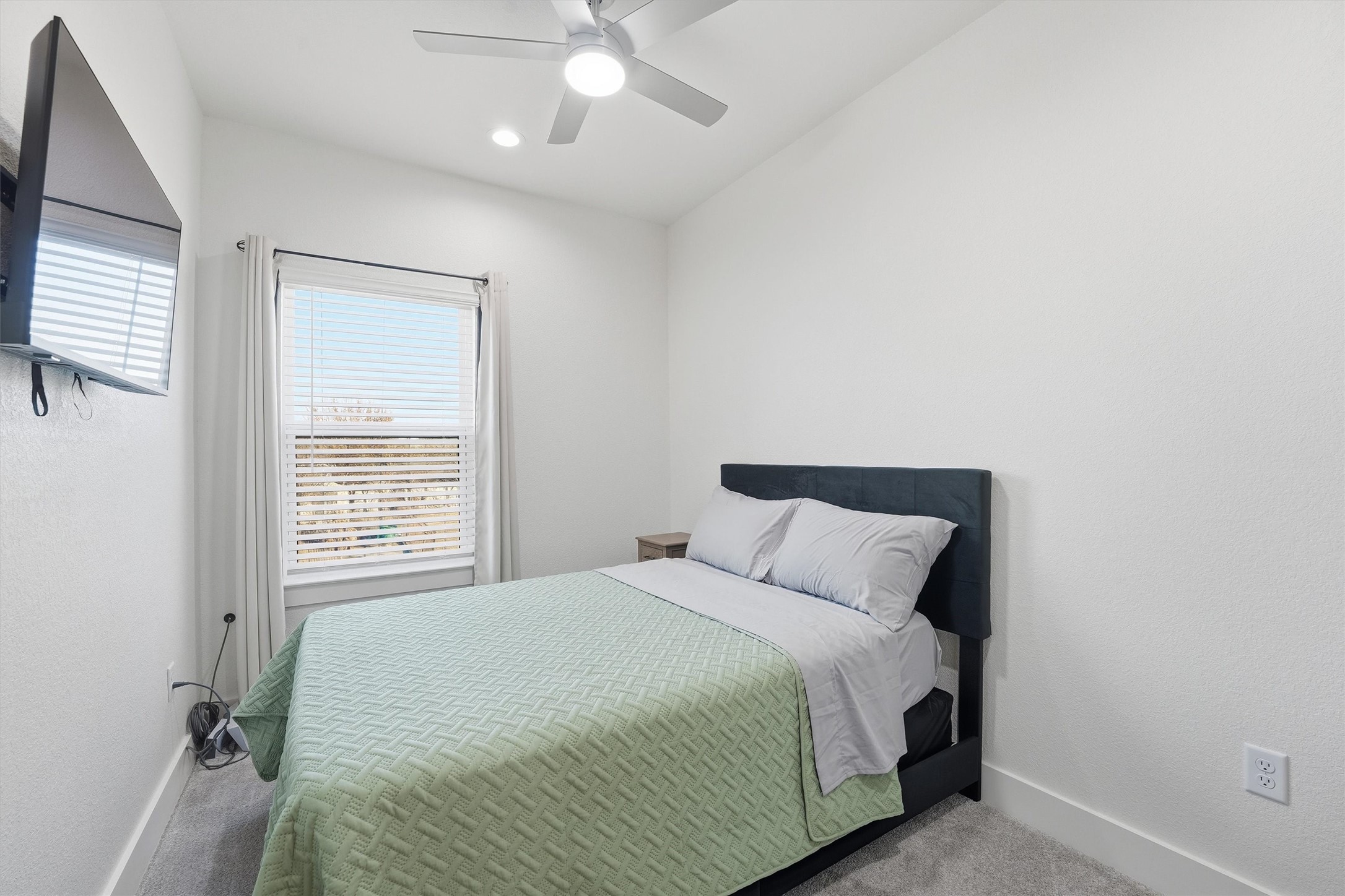 7908 Brandon Street, Unit A Houston, TX 77051 - Photo 14 of 19 Bedroom 3