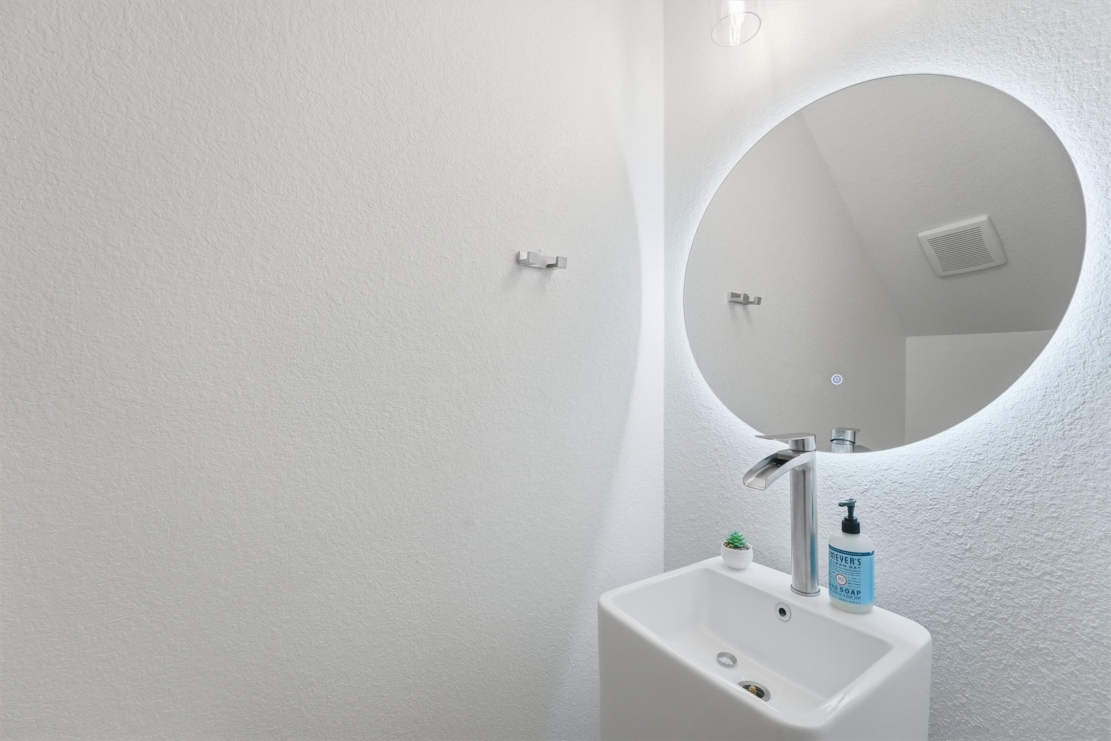 7908 Brandon Street, Unit A Houston, TX 77051 - Photo 5 of 19 Half Bath downtstairs