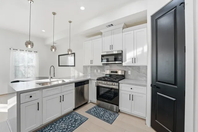 $2,200 | 7908 Brandon Street, Unit A, Houston, TX 77051