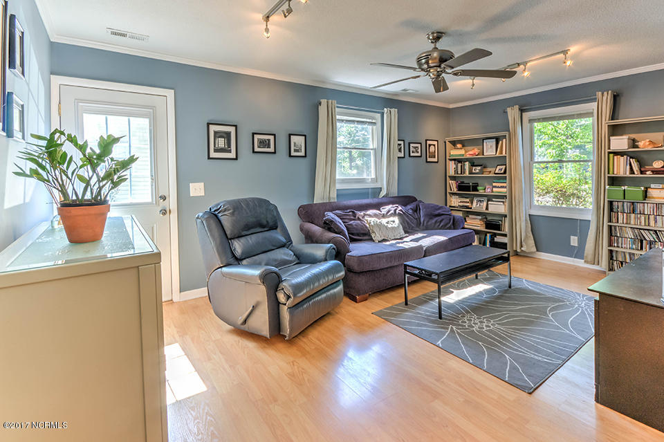 2207 Shirley Road Wilmington, NC 28405 - Photo 12 of 29 IMG_7811_2_3