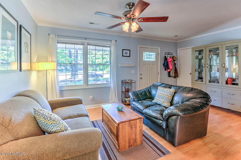 2207 Shirley Road Wilmington, NC 28405 - Photo 4 of 29 IMG_7781_2_3
