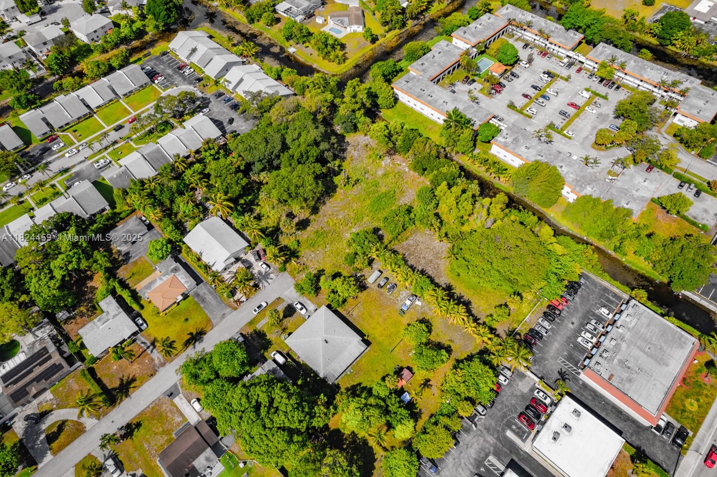 6214 Edwards Road Pompano Beach, FL 33063 - Photo 36 of 41