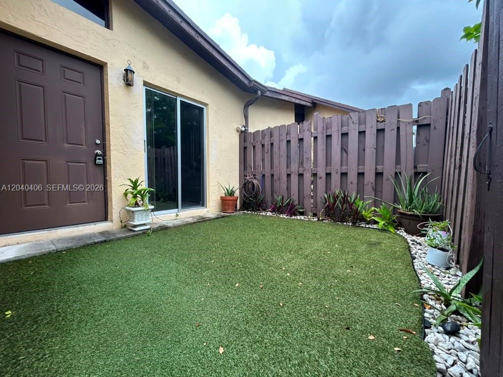 112 Fox Road, Unit 250 Hollywood, FL 33024 - Photo 4 of 27 Gallery Image 4