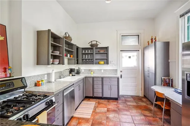 $2,400 | 4301 Iberville Street, New Orleans, LA 70119