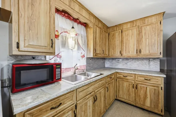 $235,000 | 19 Carnavon Circle, Springfield, MA 01109