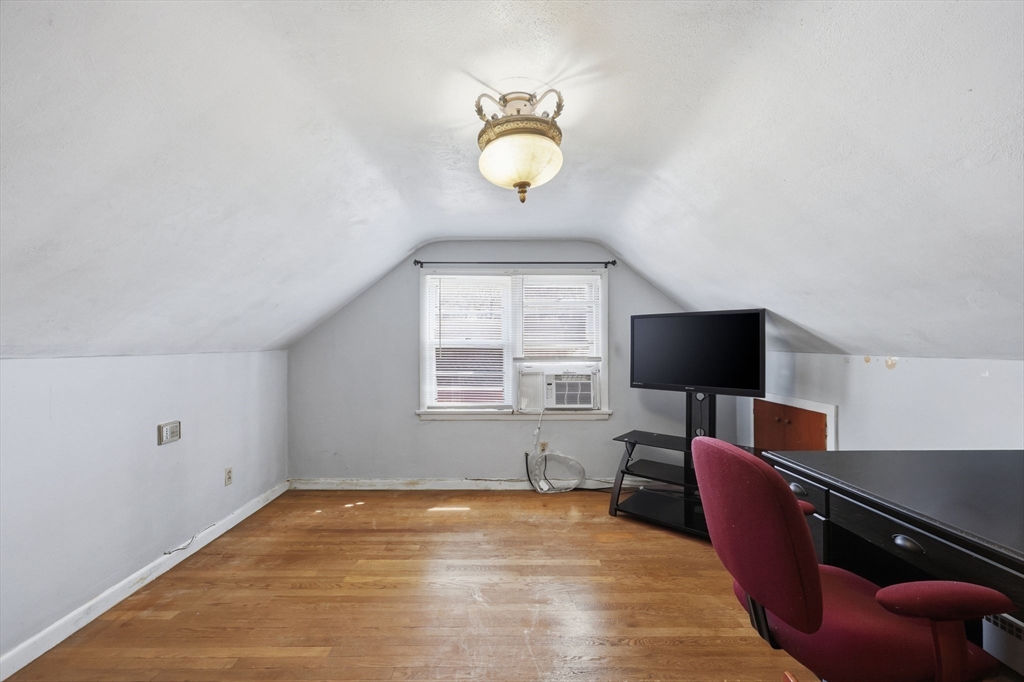 19 Carnavon Circle Springfield, MA 01109 - Photo 19 of 38